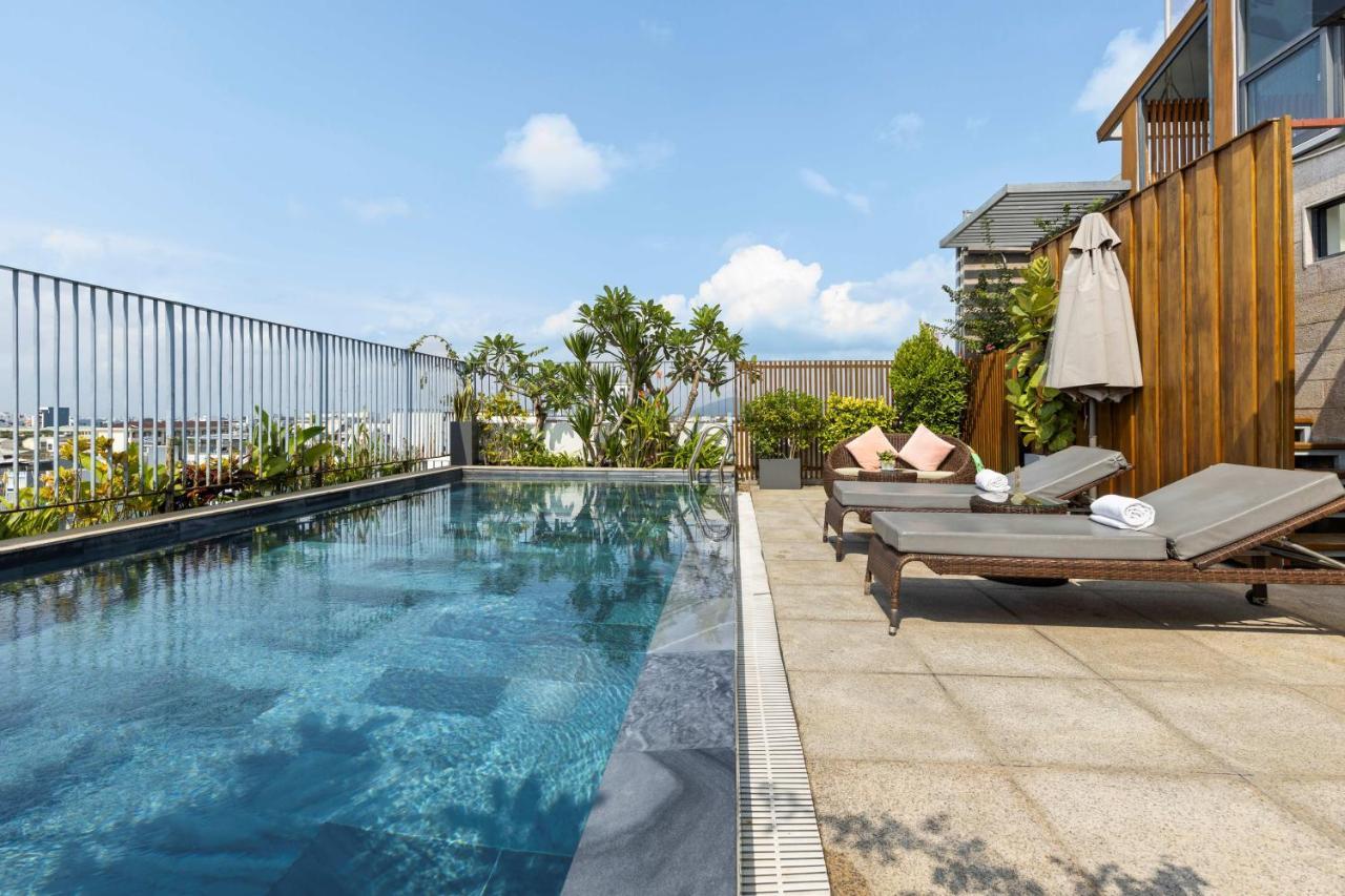 Moon Hotel And Apartment Da Nang Bagian luar foto