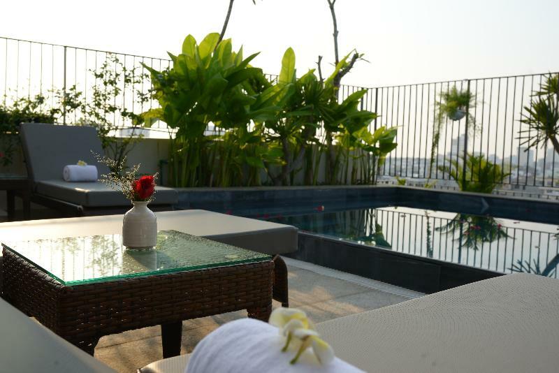 Moon Hotel And Apartment Da Nang Bagian luar foto