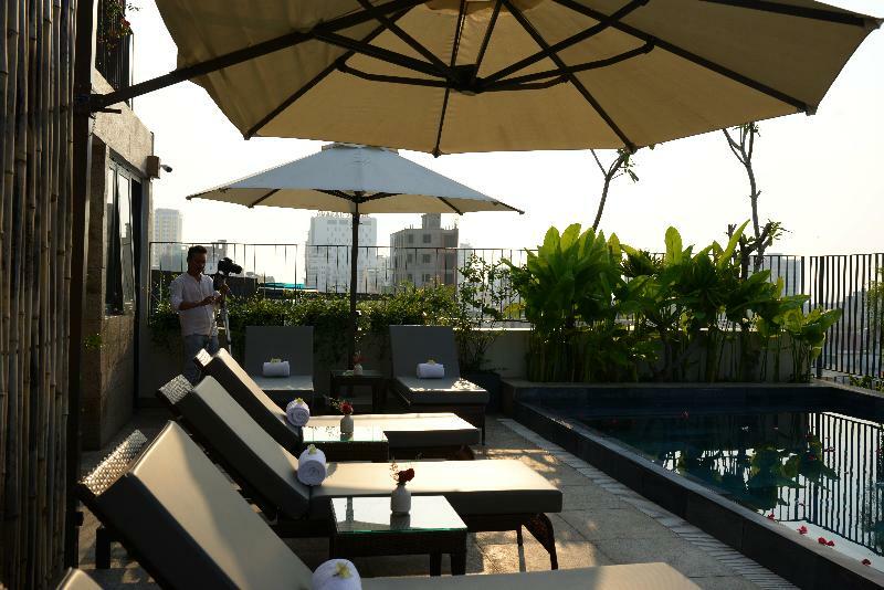 Moon Hotel And Apartment Da Nang Bagian luar foto